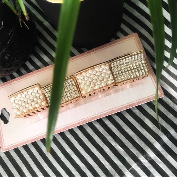 NWT Pearls and Rhinestones Hair Clips - Picture 5 of 11